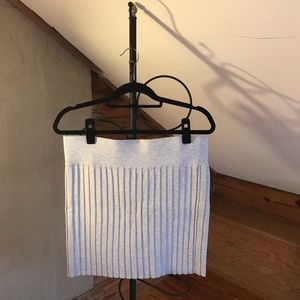 Minnie Rose Light Grey Pleated Mini Skirt, EUC, L